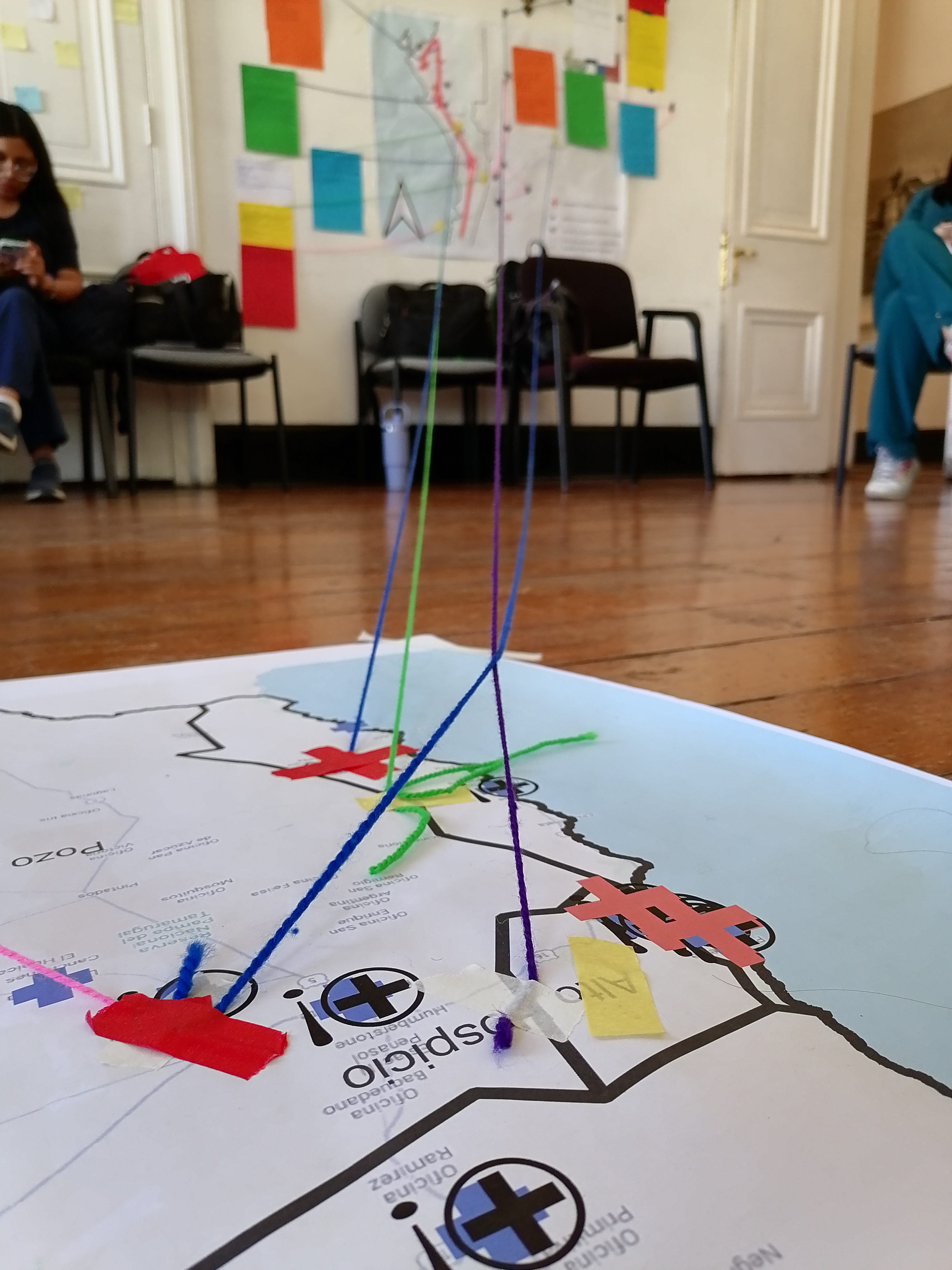 Mapa en el territorio — Mapeos y ejercicios sobre el suelo que visibilizan relaciones, actores y contextos vividos.